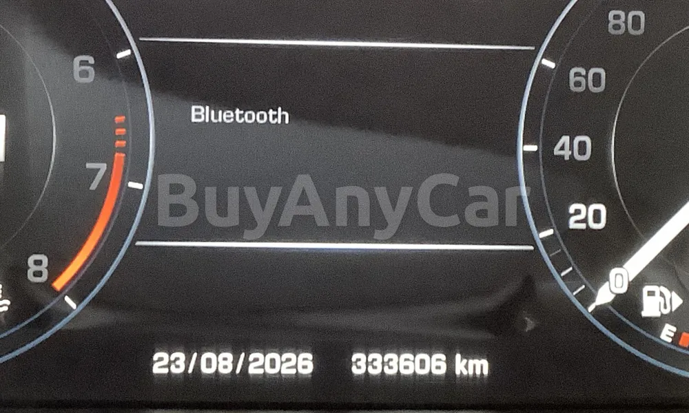 Vehicle photo 7