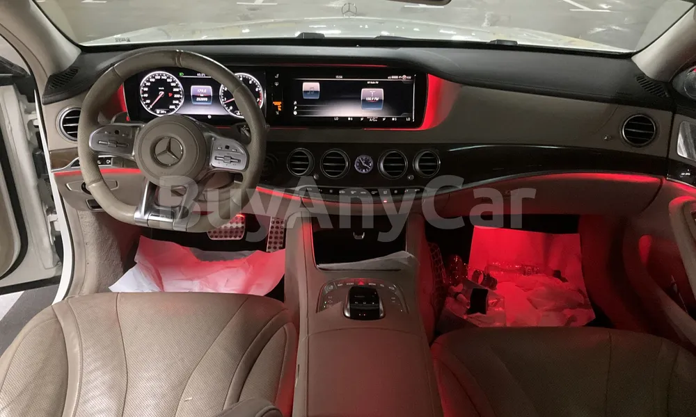Vehicle photo 8