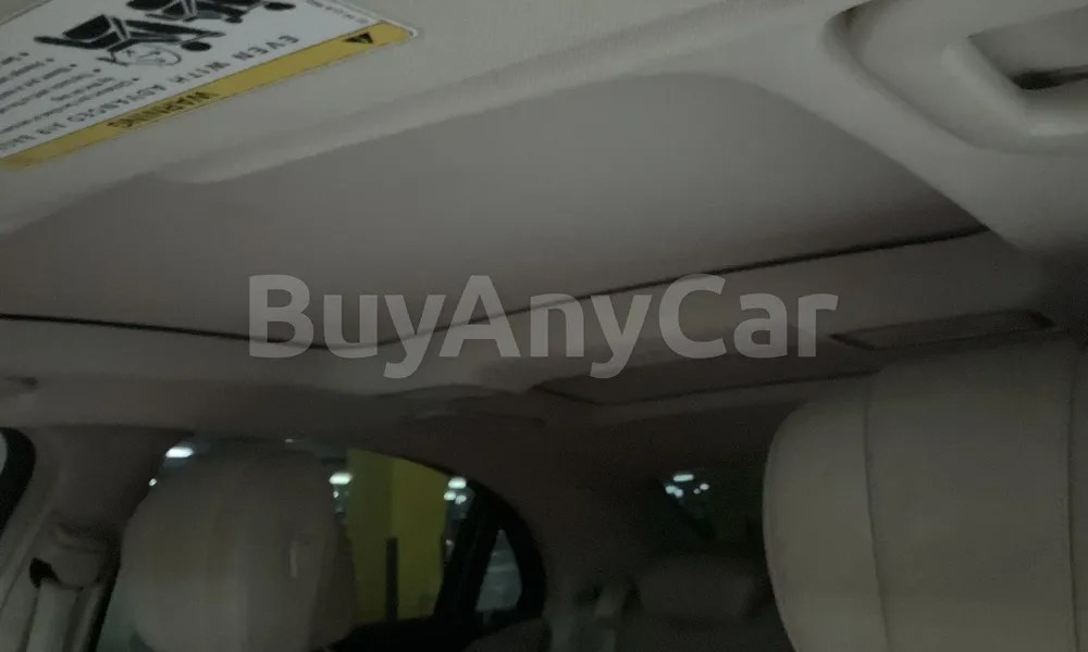 Vehicle photo 9