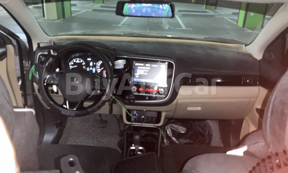 Vehicle photo 7