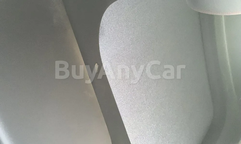 Vehicle photo 8