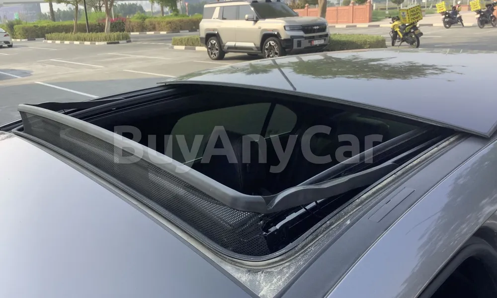 Vehicle photo 5