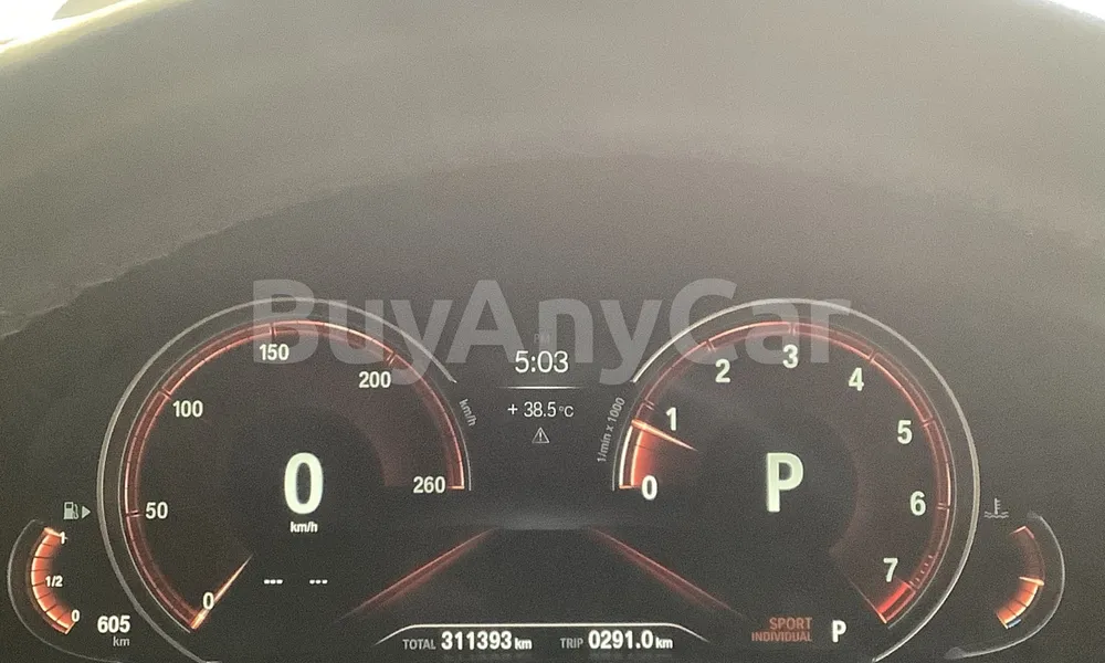 Vehicle photo 7