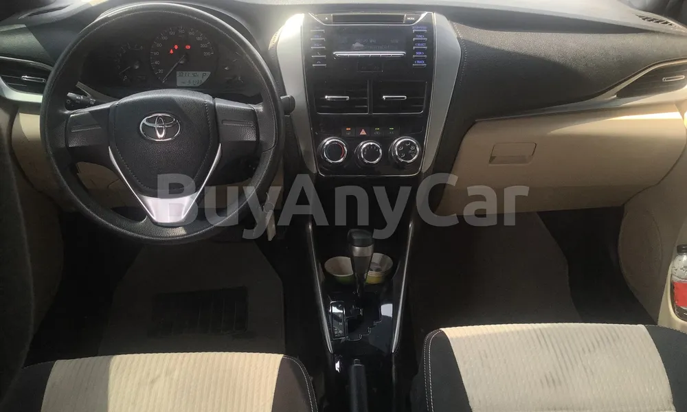 Vehicle photo 8