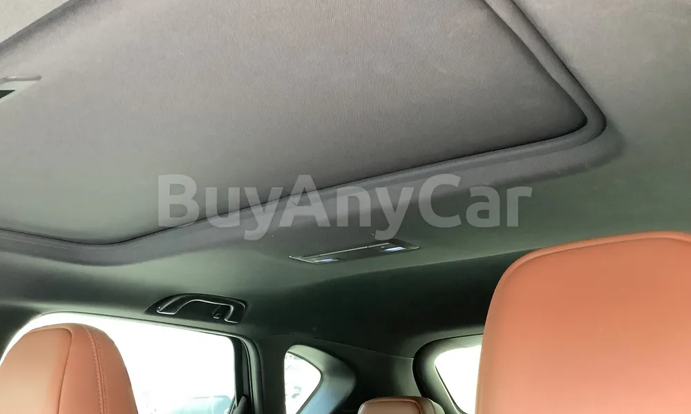 Vehicle photo 10
