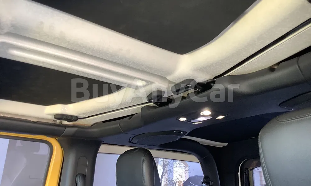 Vehicle photo 9