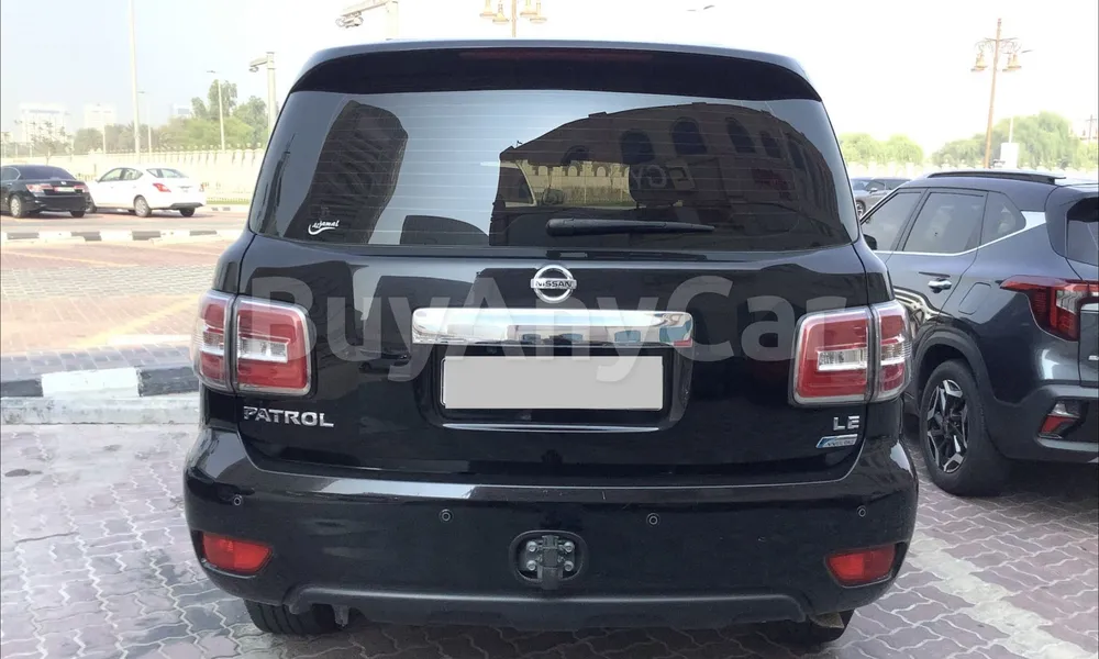 Vehicle photo 2
