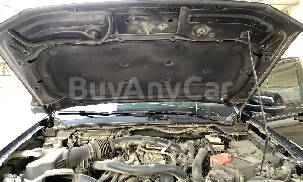 Vehicle photo 6