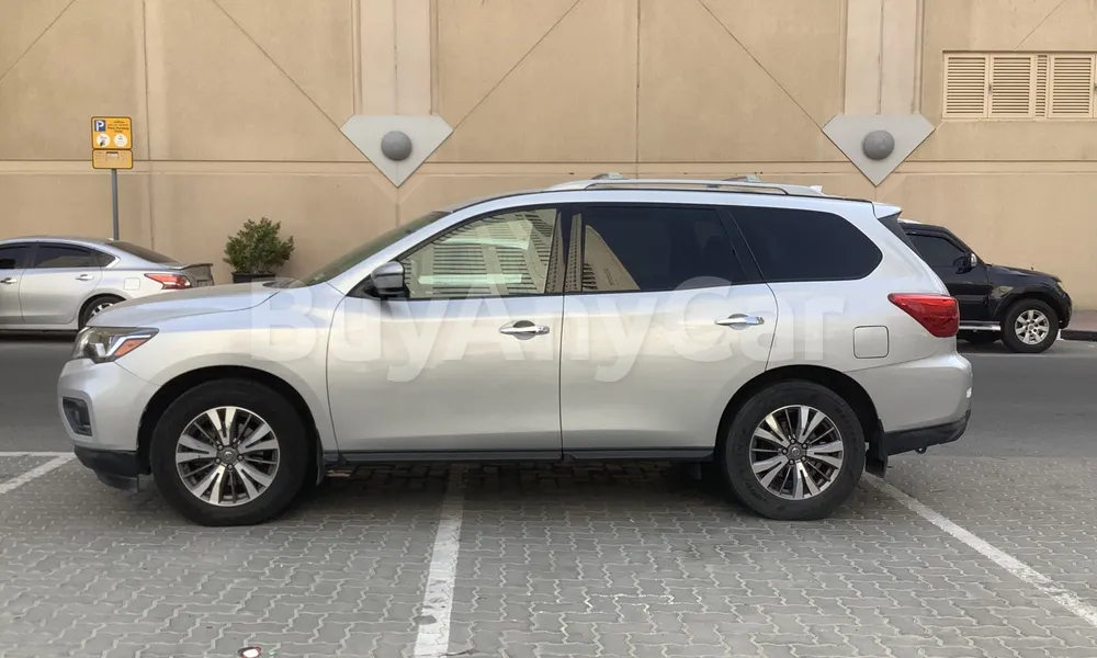 Vehicle photo 4