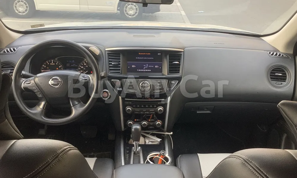 Vehicle photo 8