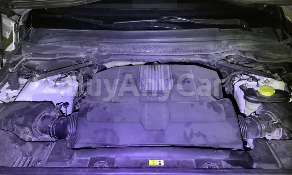 Vehicle photo 6
