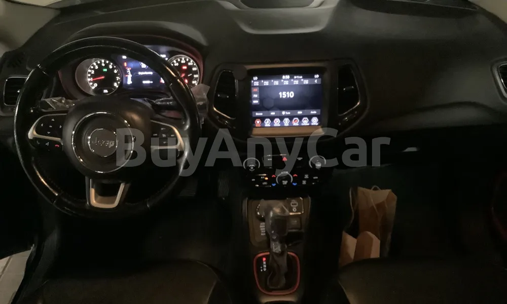 Vehicle photo 8