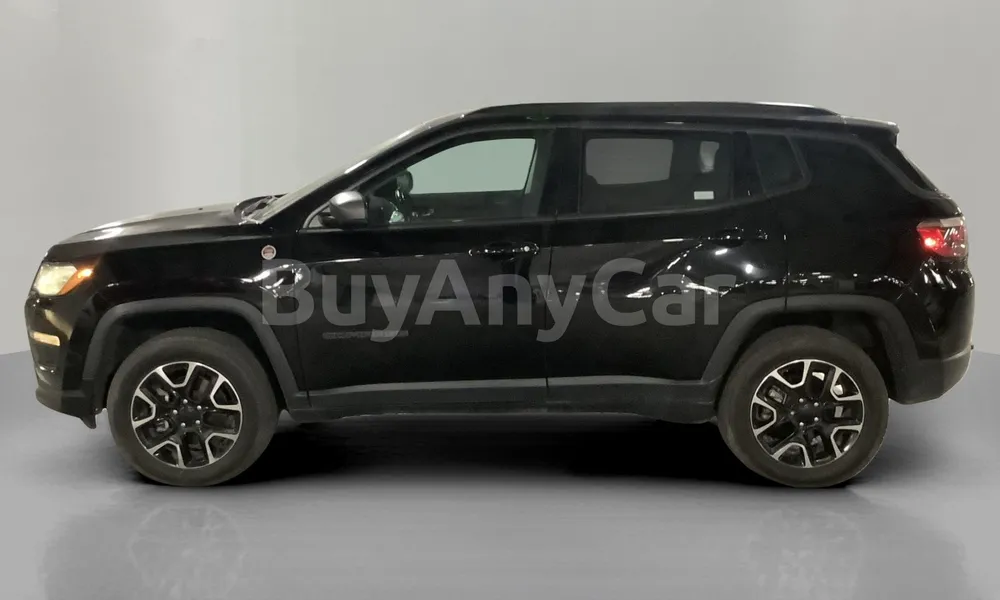 Vehicle photo 4