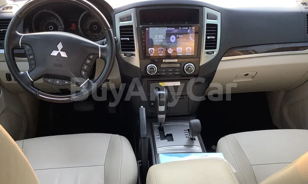 Vehicle photo 6