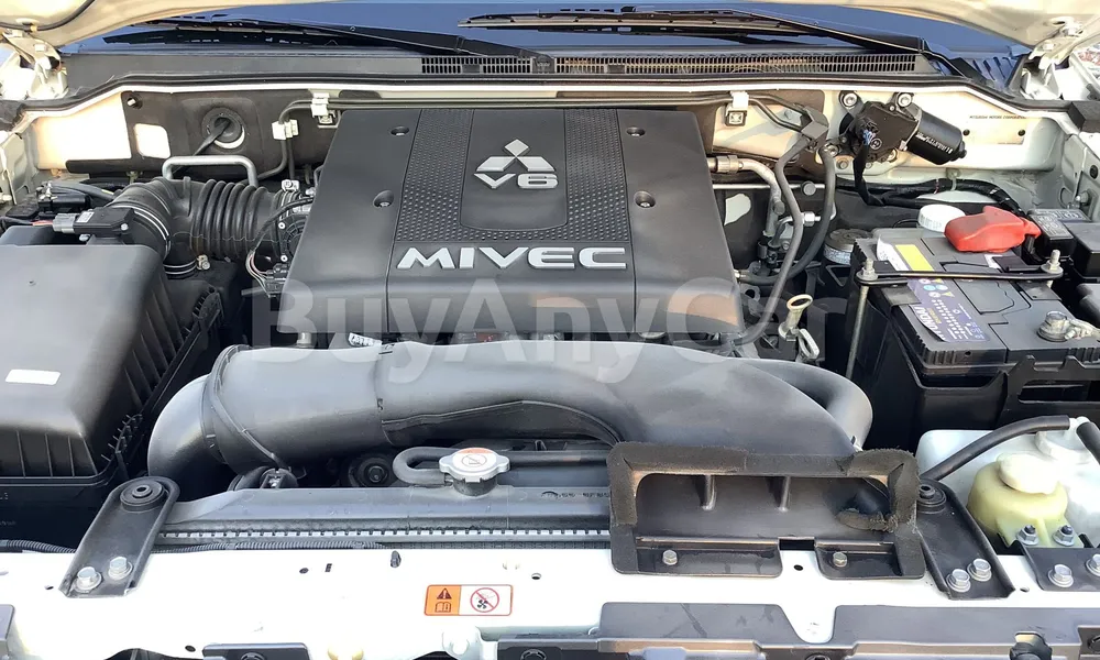 Vehicle photo 7