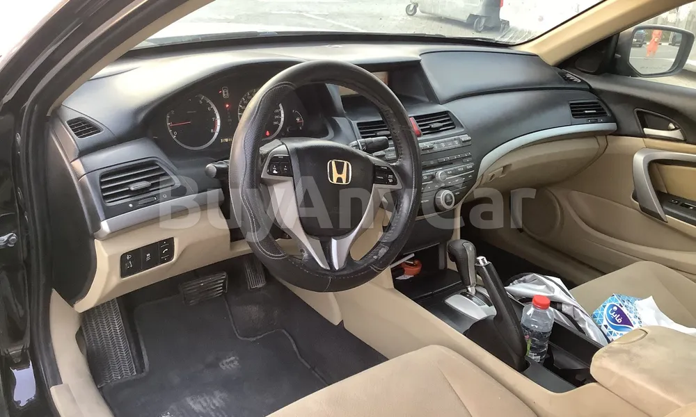 Vehicle photo 9