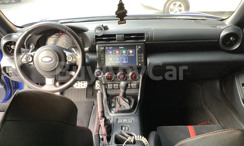 Vehicle photo 8