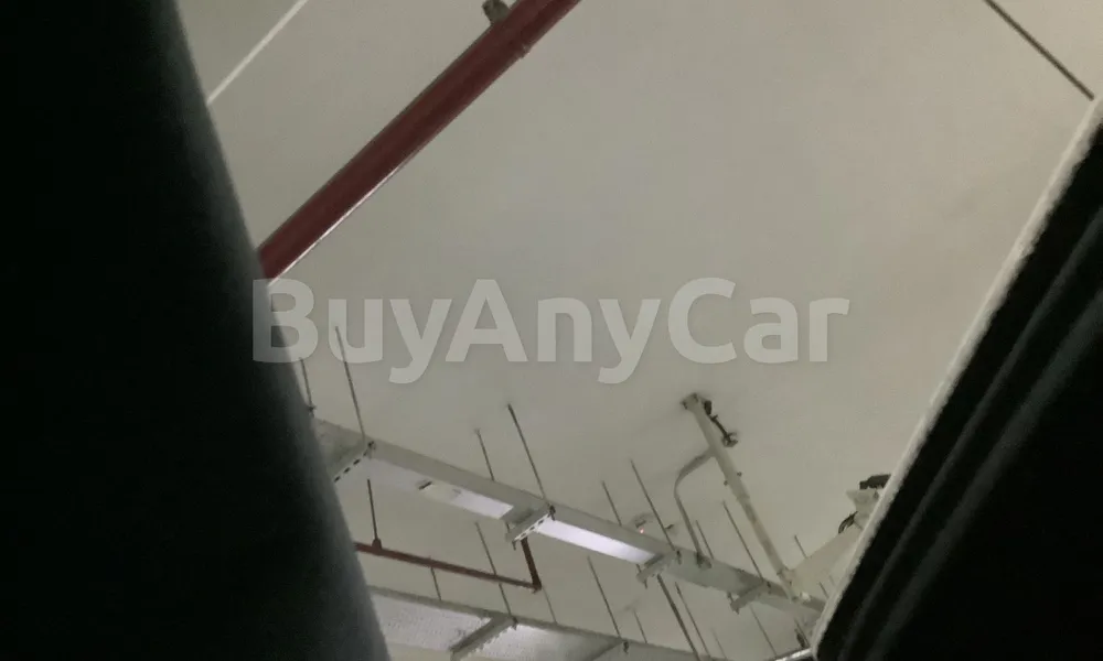 Vehicle photo 9