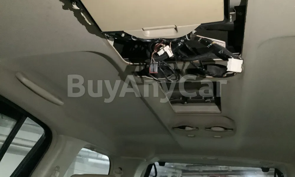Vehicle photo 8