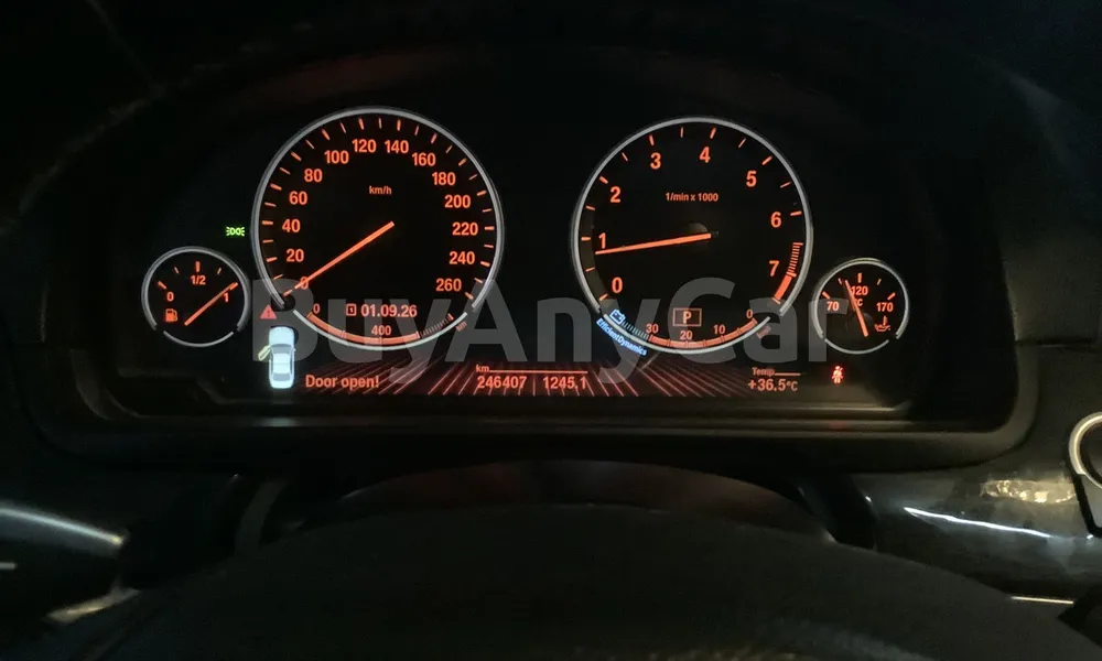 Vehicle photo 7