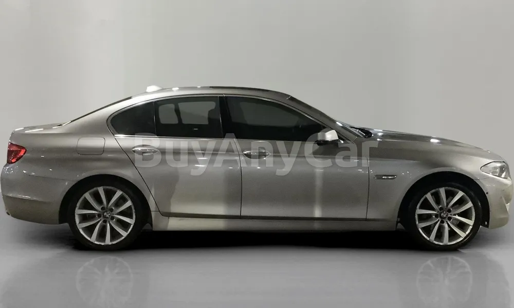 Vehicle photo 4