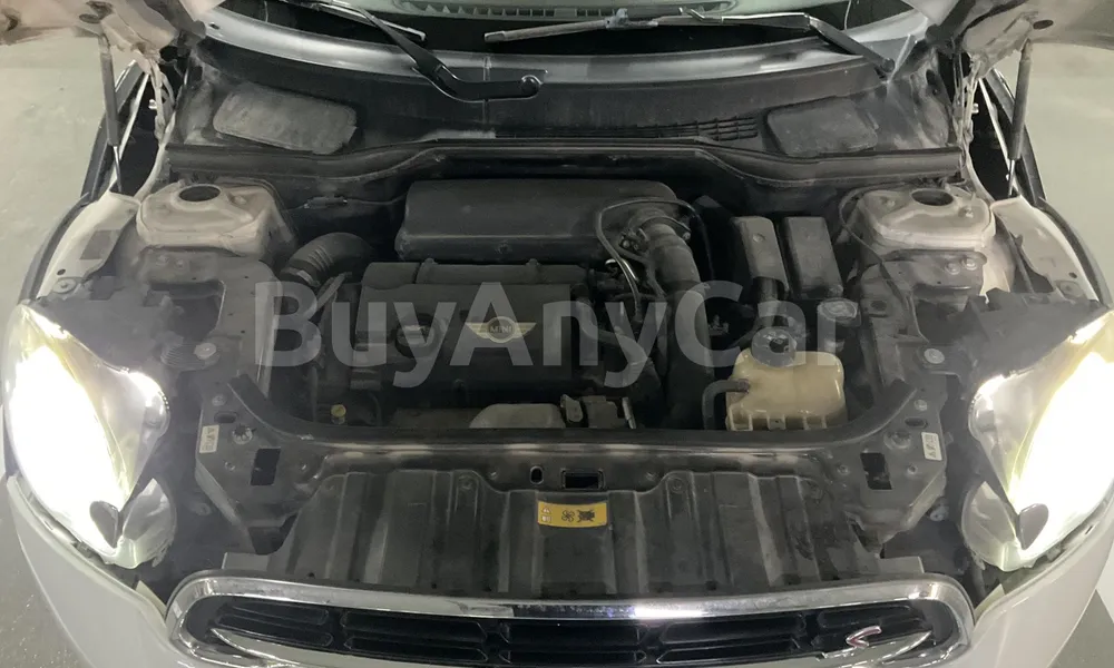 Vehicle photo 6