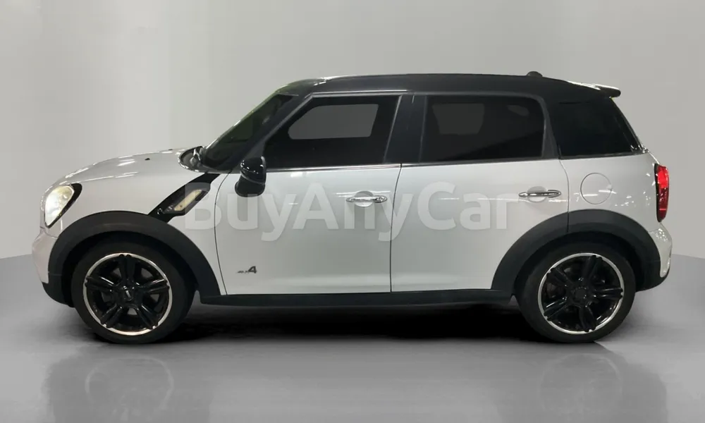 Vehicle photo 4