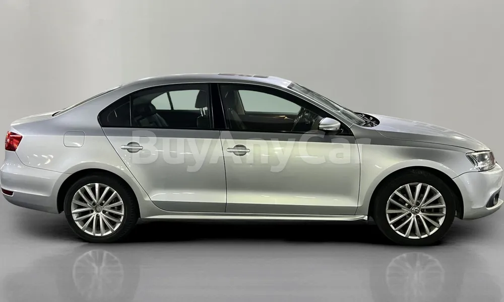 Vehicle photo 3