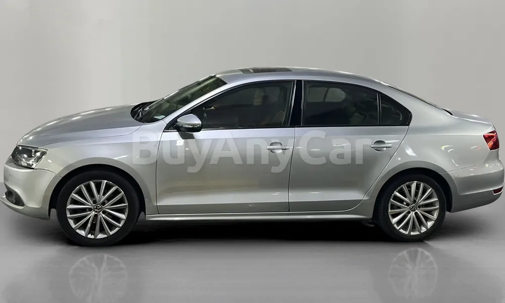 Vehicle photo 4