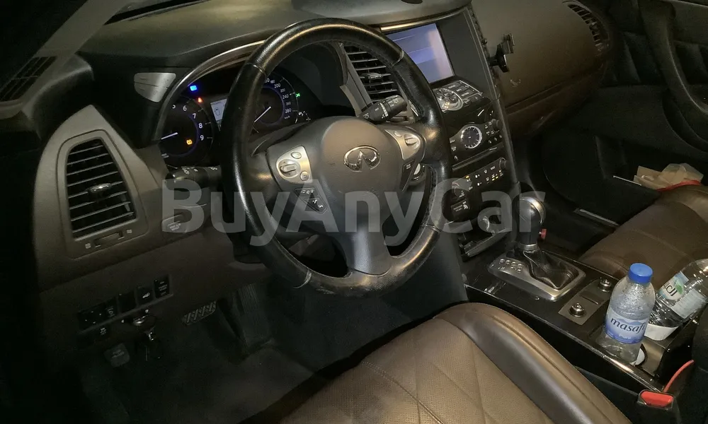 Vehicle photo 8