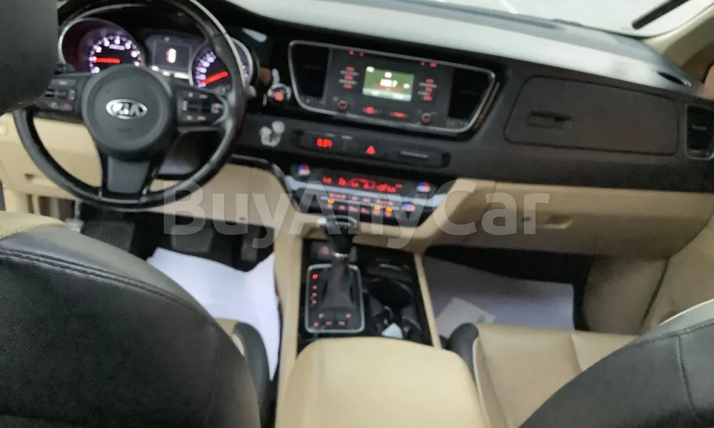 Vehicle photo 9