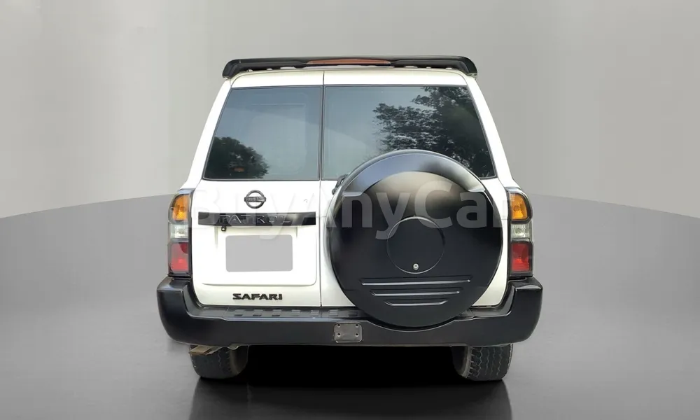 Vehicle photo 2
