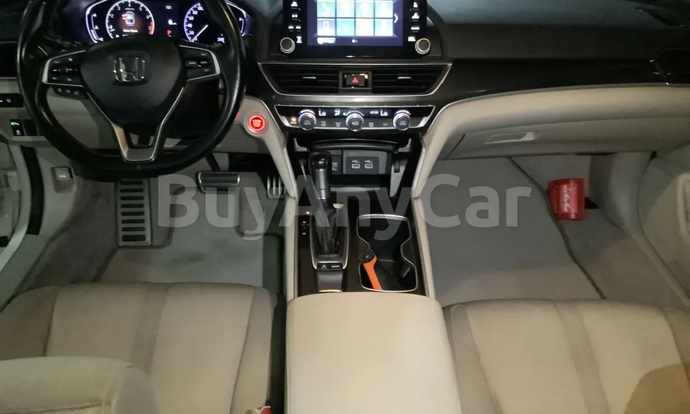 Vehicle photo 8