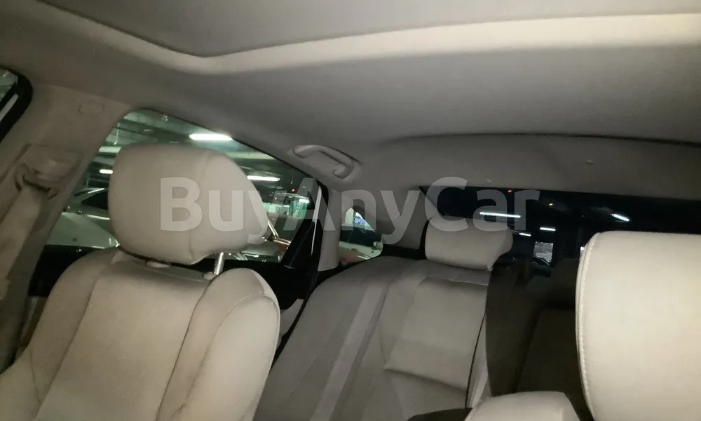 Vehicle photo 9