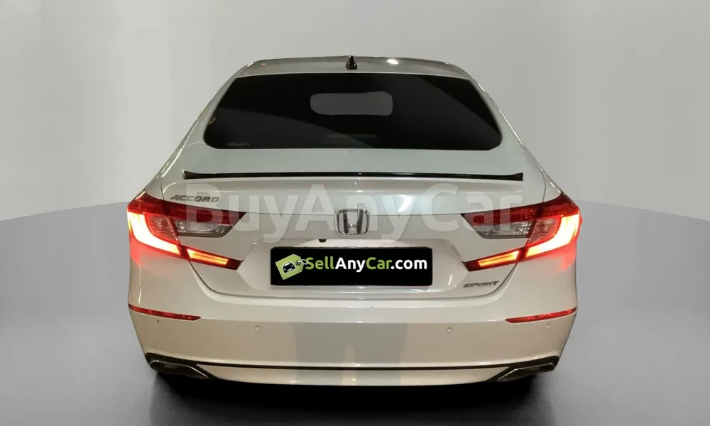 Vehicle photo 2
