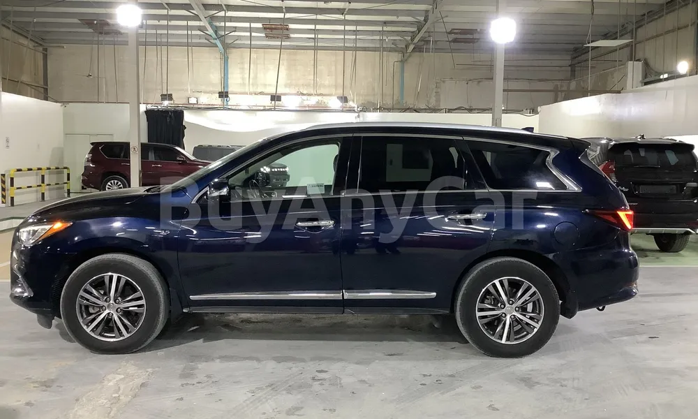 Vehicle photo 4
