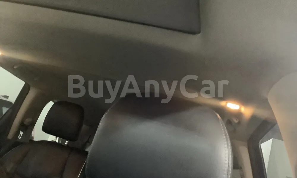 Vehicle photo 9
