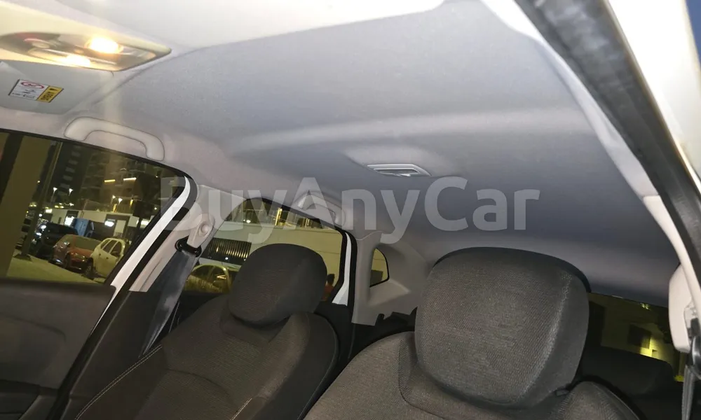 Vehicle photo 9