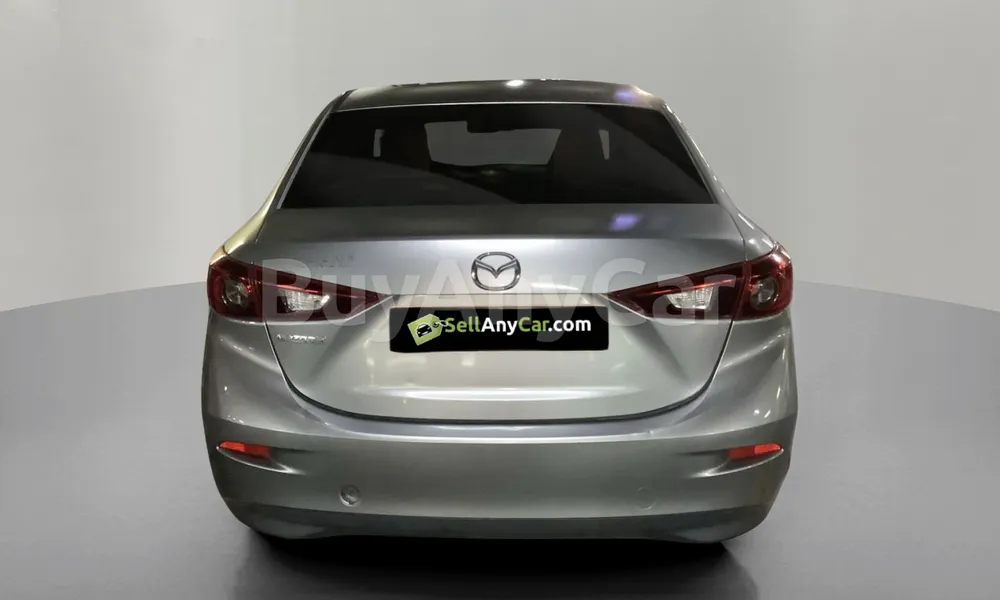 Vehicle photo 2