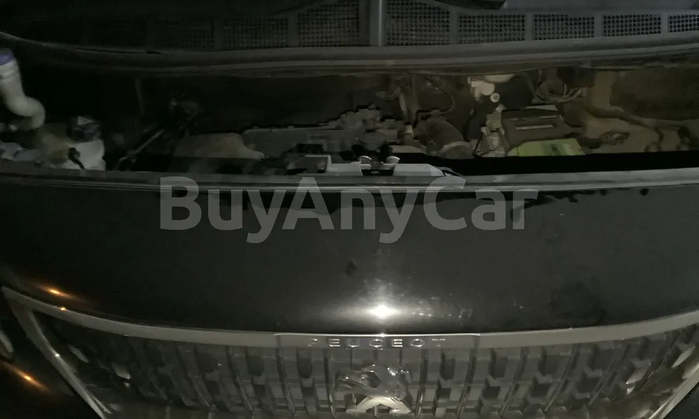 Vehicle photo 5