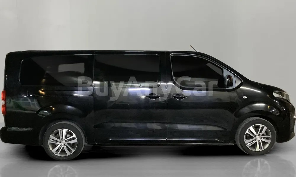 Vehicle photo 4