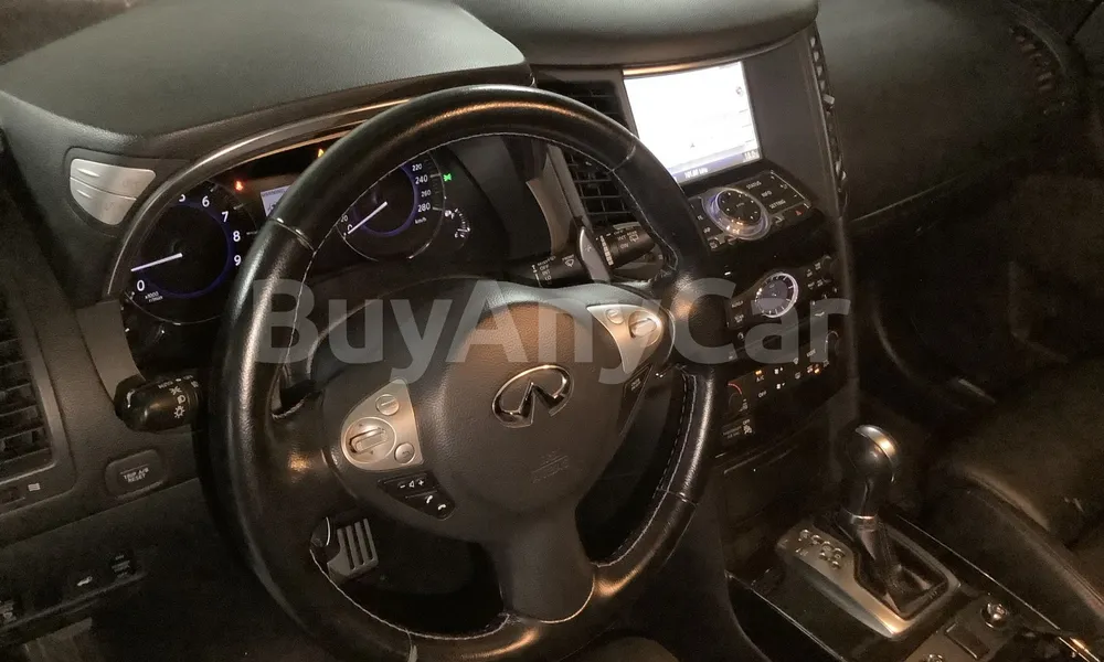 Vehicle photo 8