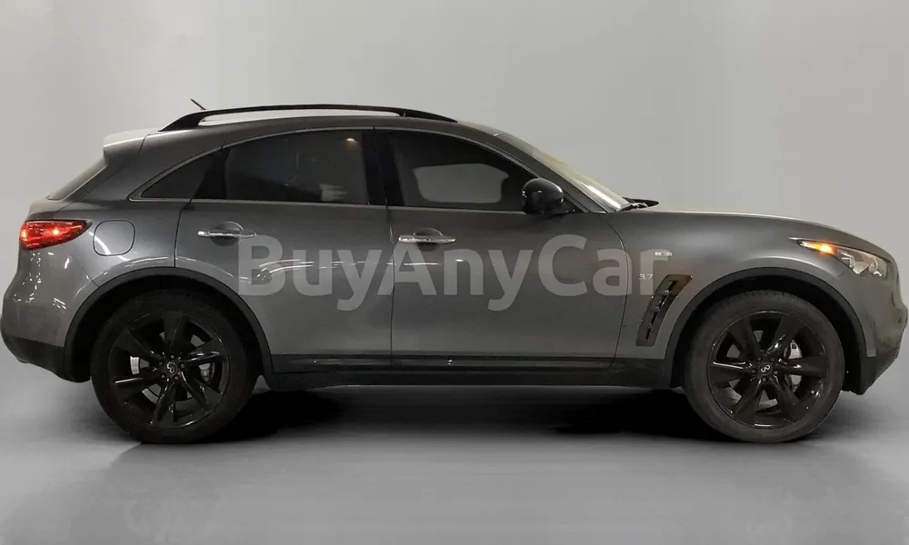 Vehicle photo 3