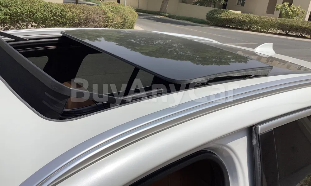 Vehicle photo 5