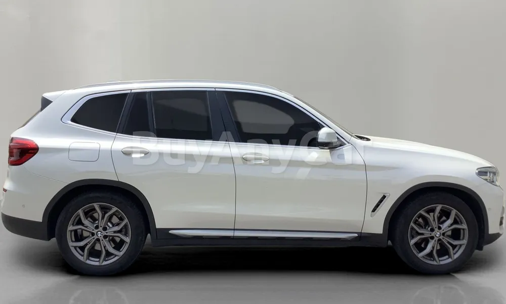 Vehicle photo 3
