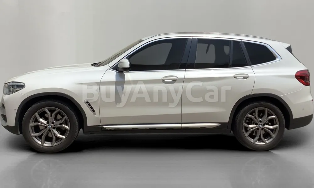 Vehicle photo 4