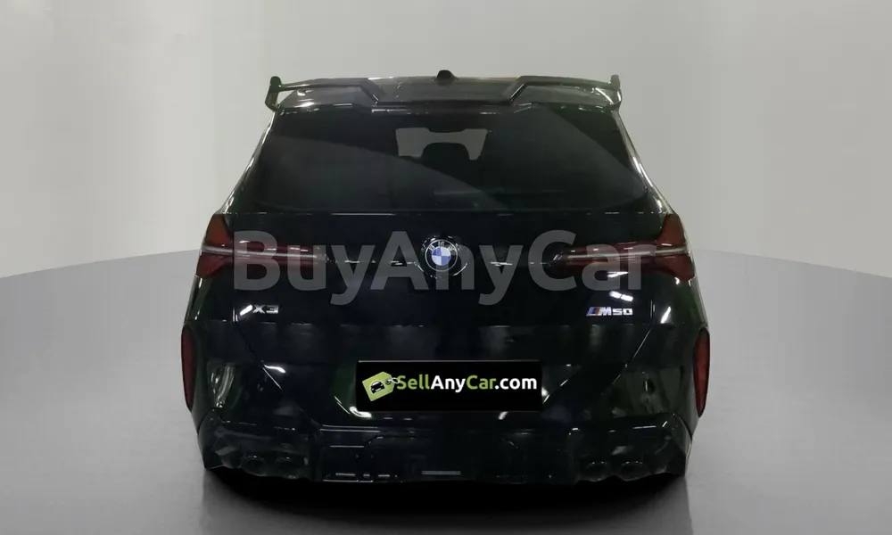 Vehicle photo 2