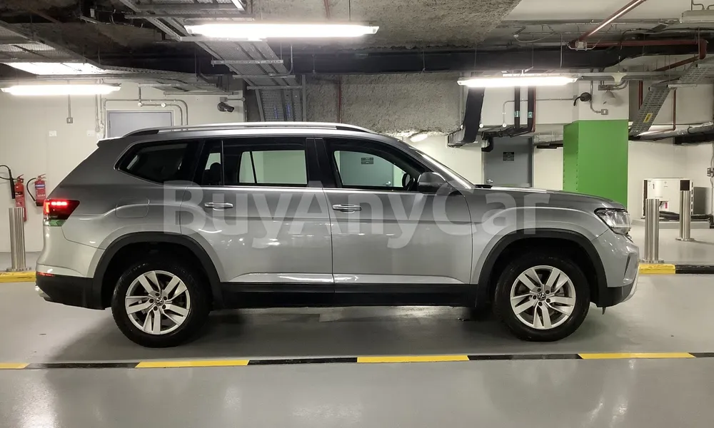 Vehicle photo 3