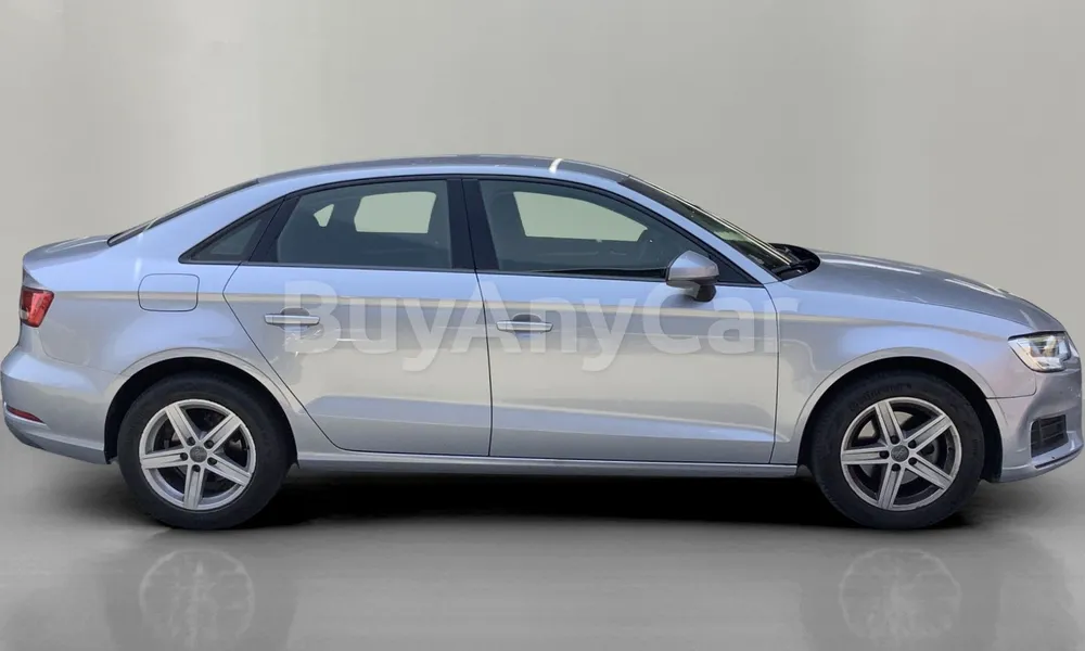 Vehicle photo 3