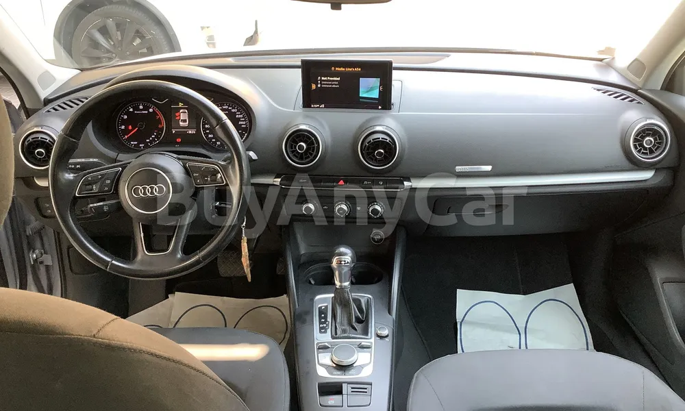 Vehicle photo 8